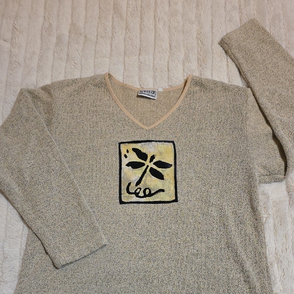 🟤Vintage Taylor Beige V-Neck Sweater with Dragonfly Motif🟤 - Picture 2 of 7
